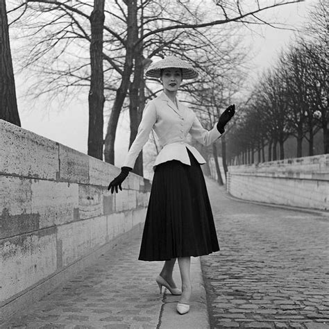 Christian Dior new look 1940s